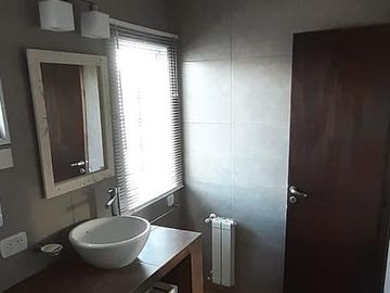 Casa en venta - 5 dormitorios 3 baños - 140mts2 - Ringuelet