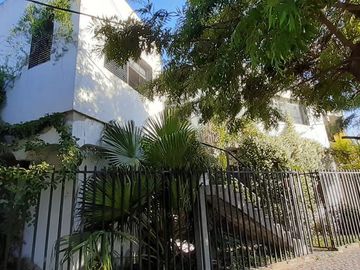 Casa en venta - 5 dormitorios 3 baños - 140mts2 - Ringuelet