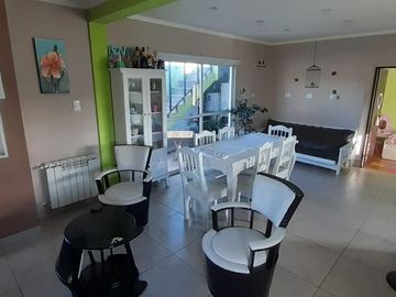 Casa en venta - 5 dormitorios 3 baños - 140mts2 - Ringuelet
