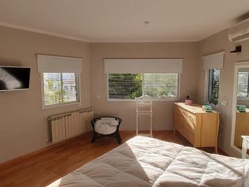 Casa en venta - 5 dormitorios 3 baños - 140mts2 - Ringuelet