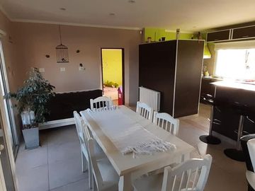 Casa en venta - 5 dormitorios 3 baños - 140mts2 - Ringuelet