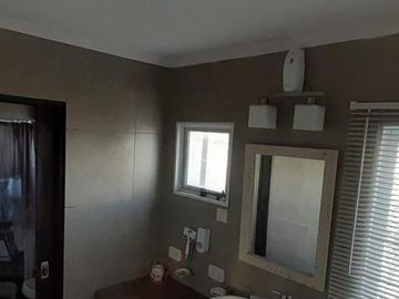 Casa en venta - 5 dormitorios 3 baños - 140mts2 - Ringuelet