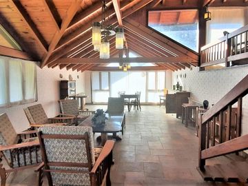 Importante Chalet sobre Avda del Libertador en Pinamar