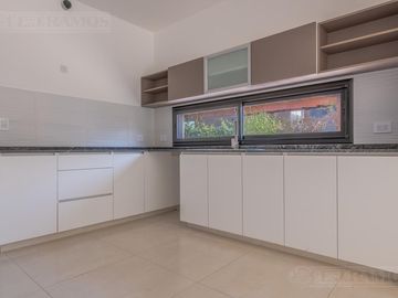Casa en Venta en San Matias en una Planta con pileta