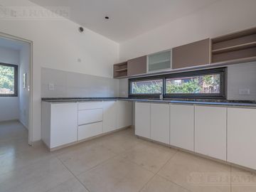 Casa en Venta en San Matias en una Planta con pileta