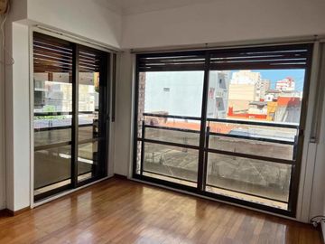 Departamento en venta - 2 Dormitorios 2 Baños - 65Mts2 - General San Martín
