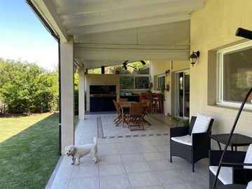 Casa en venta  Barrio Cerrado  BsAs Village