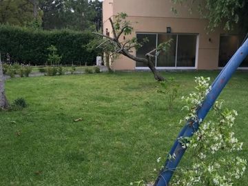 Casas en venta - 6 Dormitorios 4 Baños - 3.455Mts2 - General Rodríguez