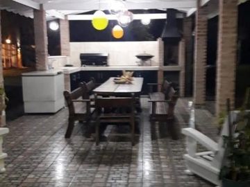 Casas en venta - 6 Dormitorios 4 Baños - 3.455Mts2 - General Rodríguez