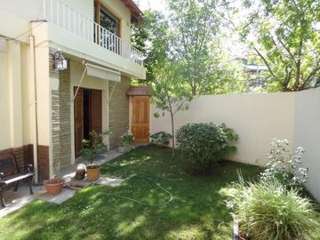Casa venta Santa Genoveva, 3 dormitorios, 3 baños y quincho