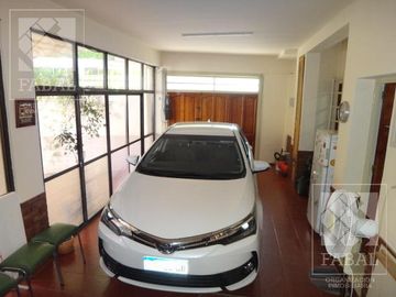 Casa venta Santa Genoveva, 3 dormitorios, 3 baños y quincho