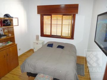 Casa venta Santa Genoveva, 3 dormitorios, 3 baños y quincho