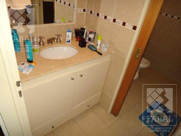 Casa venta Santa Genoveva, 3 dormitorios, 3 baños y quincho