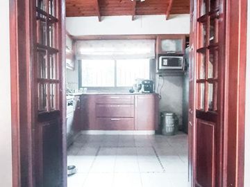Casa en venta - 5 dormitorios 3 baños - Cocheras - 300mts2 totales - Berazategui [FINANCIADA]