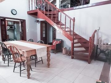 Casa en venta - 5 dormitorios 3 baños - Cocheras - 300mts2 totales - Berazategui [FINANCIADA]