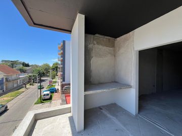 Departamento de dos ambientes con quincho y terraza a la venta en el Centro de Wilde