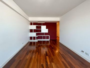 Departamento de 3 dormitorios más dependencia, 2 cocheras y amenities en Maui