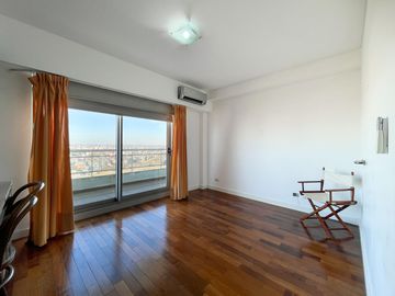 Departamento de 3 dormitorios más dependencia, 2 cocheras y amenities en Maui