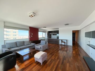 Departamento de 3 dormitorios más dependencia, 2 cocheras y amenities en Maui