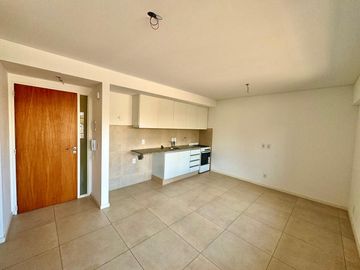 DEPARTAMENTO DE UN DORMITORIO VENTA SOLARIUM Y PARRILLERO LUIS AGOTE ROSARIO