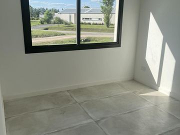 Venta Casa 3 Dormitorios A Estrenar en Medal Country Club