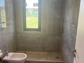 Venta Casa 3 Dormitorios A Estrenar en Medal Country Club