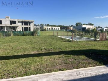 Venta Casa 3 Dormitorios A Estrenar en Medal Country Club