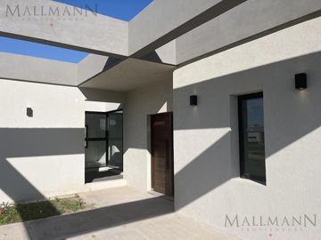 Venta Casa 3 Dormitorios A Estrenar en Medal Country Club