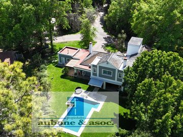 Casa única excelente ubicación impecable estado en 1 lote de 1.080 m²