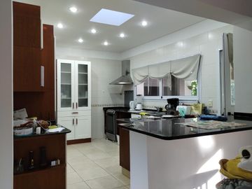 Casa única excelente ubicación impecable estado en 1 lote de 1.080 m²