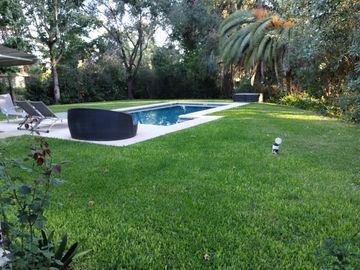 Casa única excelente ubicación impecable estado en 1 lote de 1.080 m²