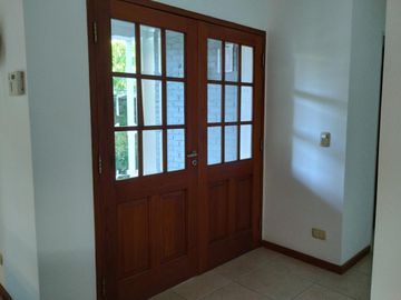 Casa única excelente ubicación impecable estado en 1 lote de 1.080 m²