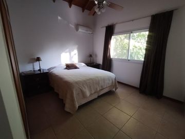 Casa única excelente ubicación impecable estado en 1 lote de 1.080 m²