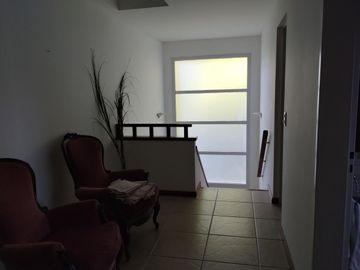 Casa única excelente ubicación impecable estado en 1 lote de 1.080 m²