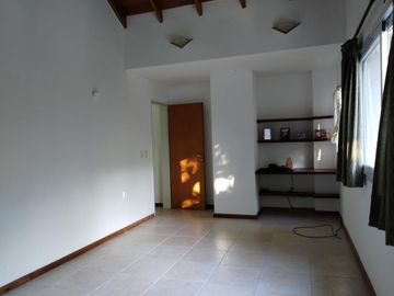 Casa única excelente ubicación impecable estado en 1 lote de 1.080 m²
