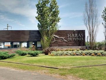 Haras de Funes Lote de 1704m2