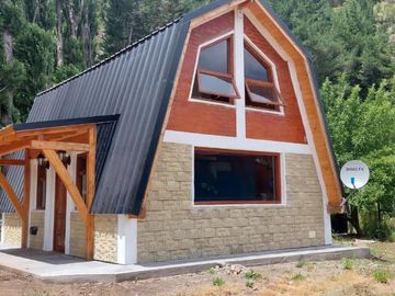 Casa en venta - 2 Dormitorios 1 Baño - 450Mts2 - Lago Puelo