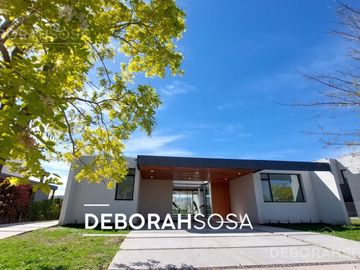 Casa en  Venta en el Canton - Zona norte- 5 ambientes -Maschwitz-Escobar-