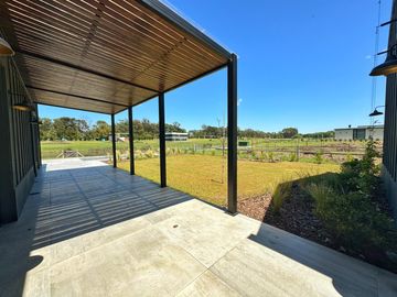 Venta de casa 5 ambientes con pileta climatizada en Rumenco Joven