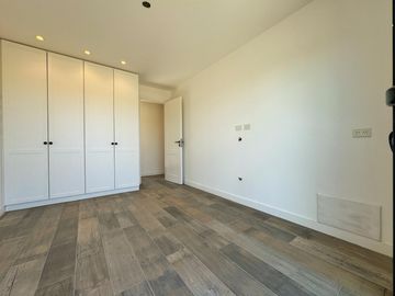 Venta de casa 5 ambientes con pileta climatizada en Rumenco Joven
