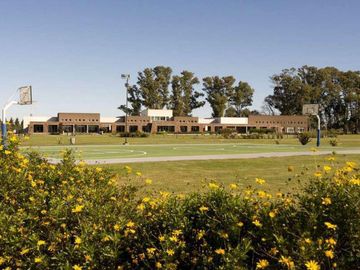 Casa en venta - 4 dormitorios 7 baños - Cochera - 4.937mts2 - Campos De Roca