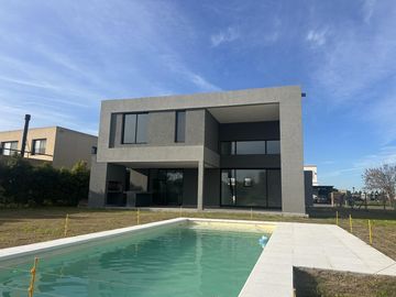 Casa en  venta en San Matias, Área 5