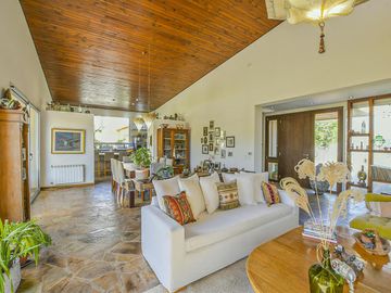 Casa de 3 dormitorios con pileta en Cantegril - Funes