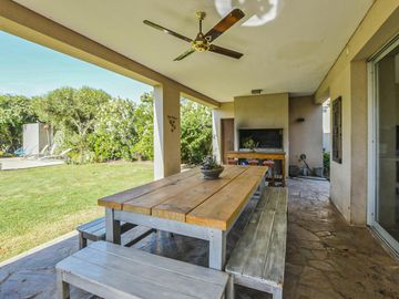 Casa de 3 dormitorios con pileta en Cantegril - Funes
