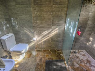 Casa de 3 dormitorios con pileta en Cantegril - Funes