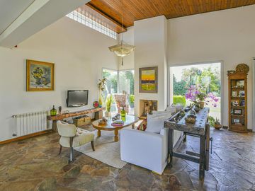 Casa de 3 dormitorios con pileta en Cantegril - Funes
