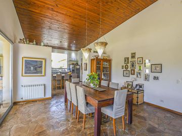Casa de 3 dormitorios con pileta en Cantegril - Funes