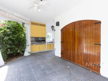 CASA en VENTA en El Ombu - Tristan Suarez