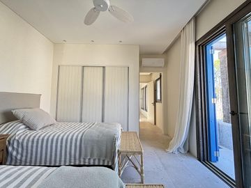 Casa en Alquiler - Maritimo III Lote 136 de Costa Esmeralda - Camino privado hasta la playa
