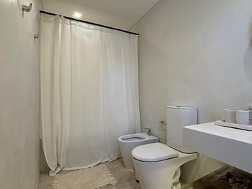 Casa en Alquiler - Maritimo III Lote 136 de Costa Esmeralda - Camino privado hasta la playa